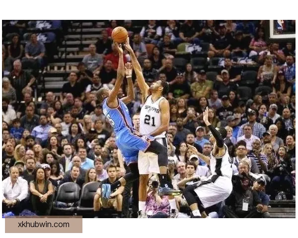 詹姆斯评生涯前三高光时刻：世纪封盖居首 扣翻特里与07年东决上榜